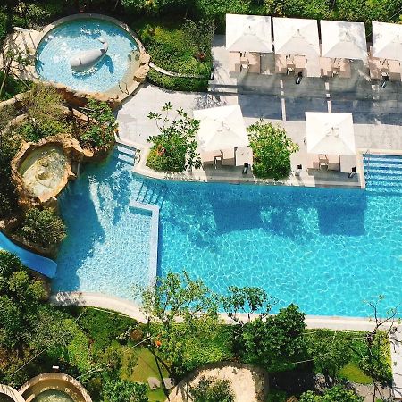 Mu Jiaoxi Hotel Exteriér fotografie The swimming pool at the hotel