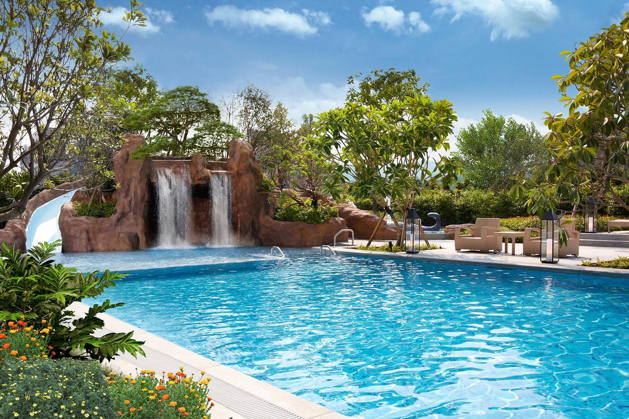 Mu Jiaoxi Hotel Exteriér fotografie The swimming pool at the resort