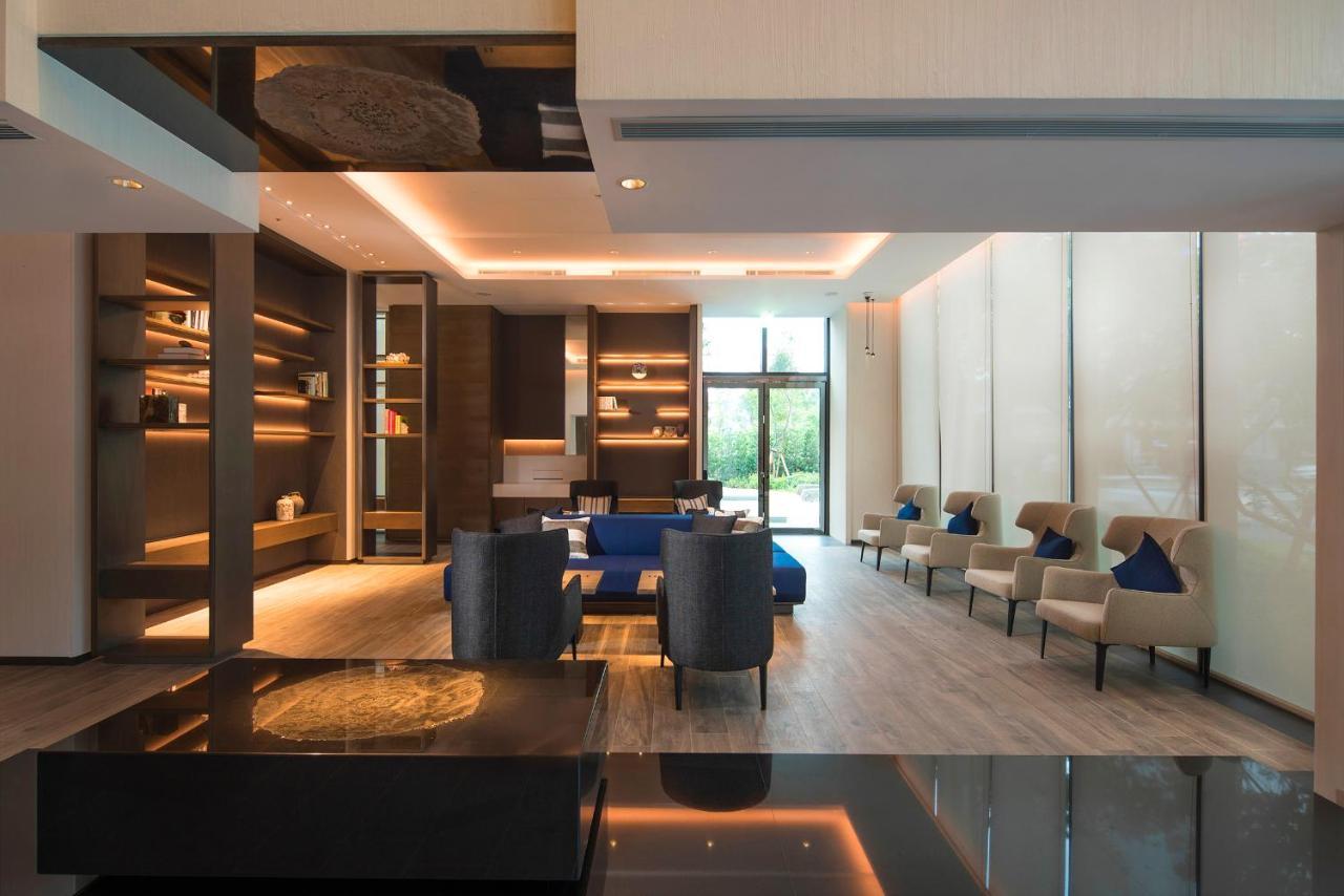 Mu Jiaoxi Hotel Exteriér fotografie The lounge at the airport