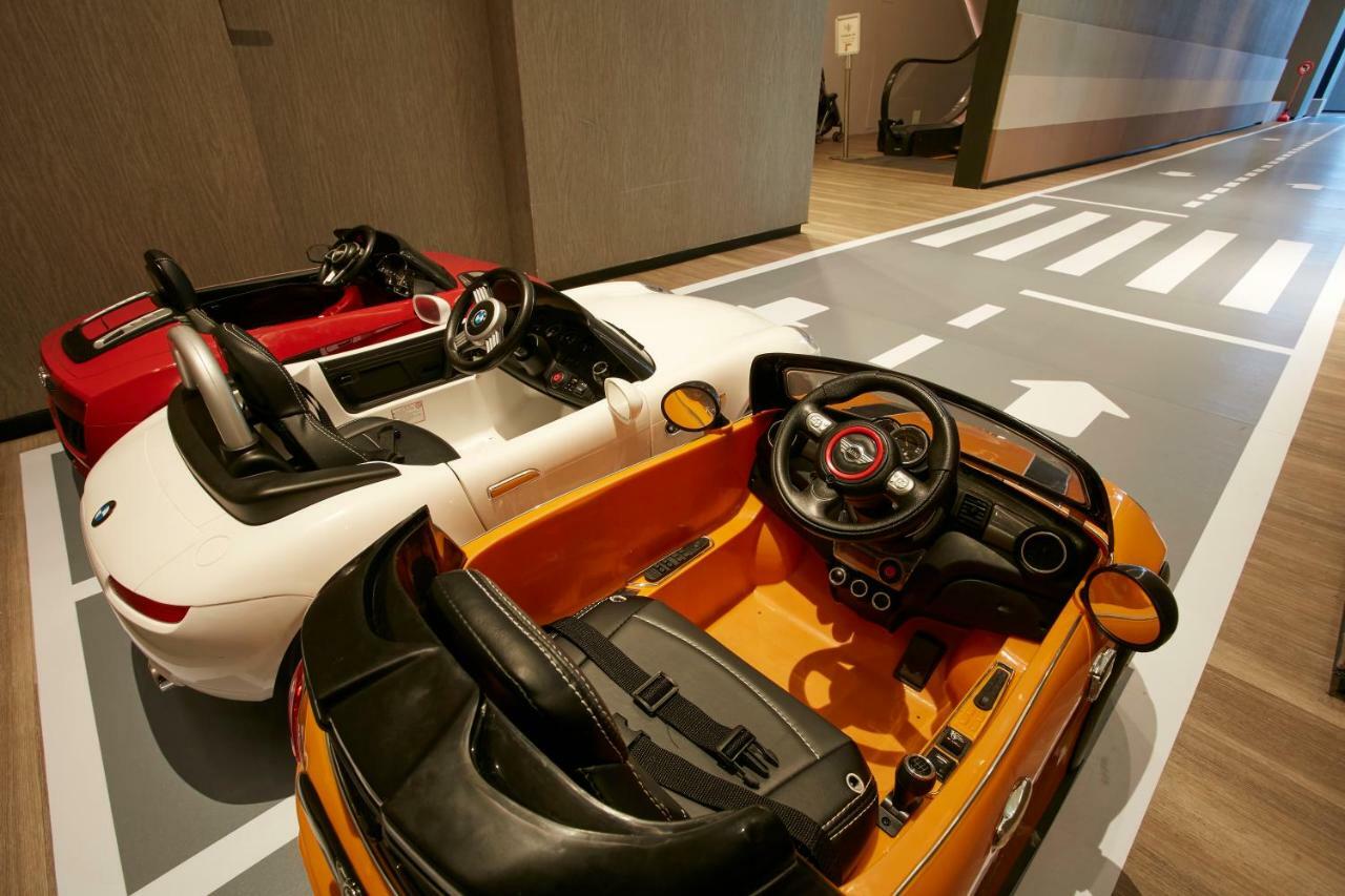Mu Jiaoxi Hotel Exteriér fotografie The interior of a car